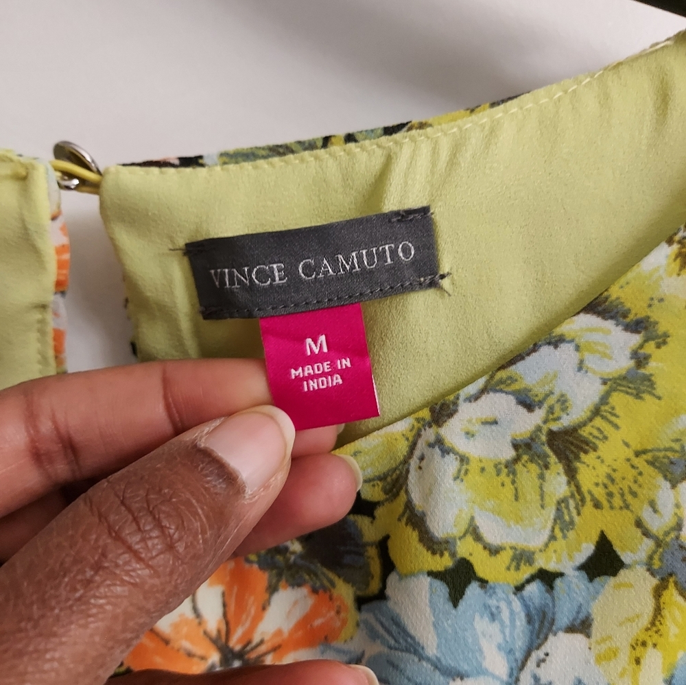 NWT Vince Camuto Blooming Floral Flutter Sleeve Blouse with Ruffled Details - Picture 3 of 14